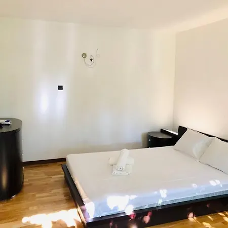 Joy George Enescu 12 Apartment *