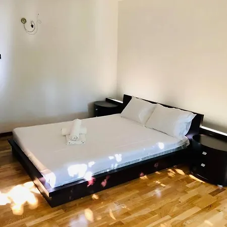 Joy George Enescu 12 Apartman *