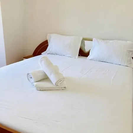 Joy George Enescu 12 Apartman *